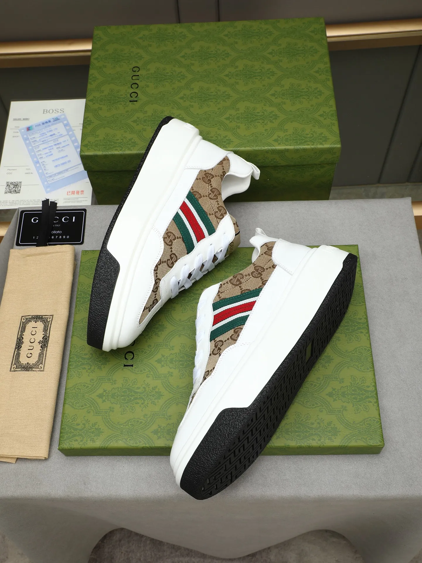Men's shoes 💰480 New men's shoes GUCCI Fashion trend Made of first-layer calfskin ➕ washed sheep lining! The foot feels super comfortable and the workmanship is impeccable. Foam ultra-light outsole, size: 38-44 (45 customized) 4 colors to choose from!